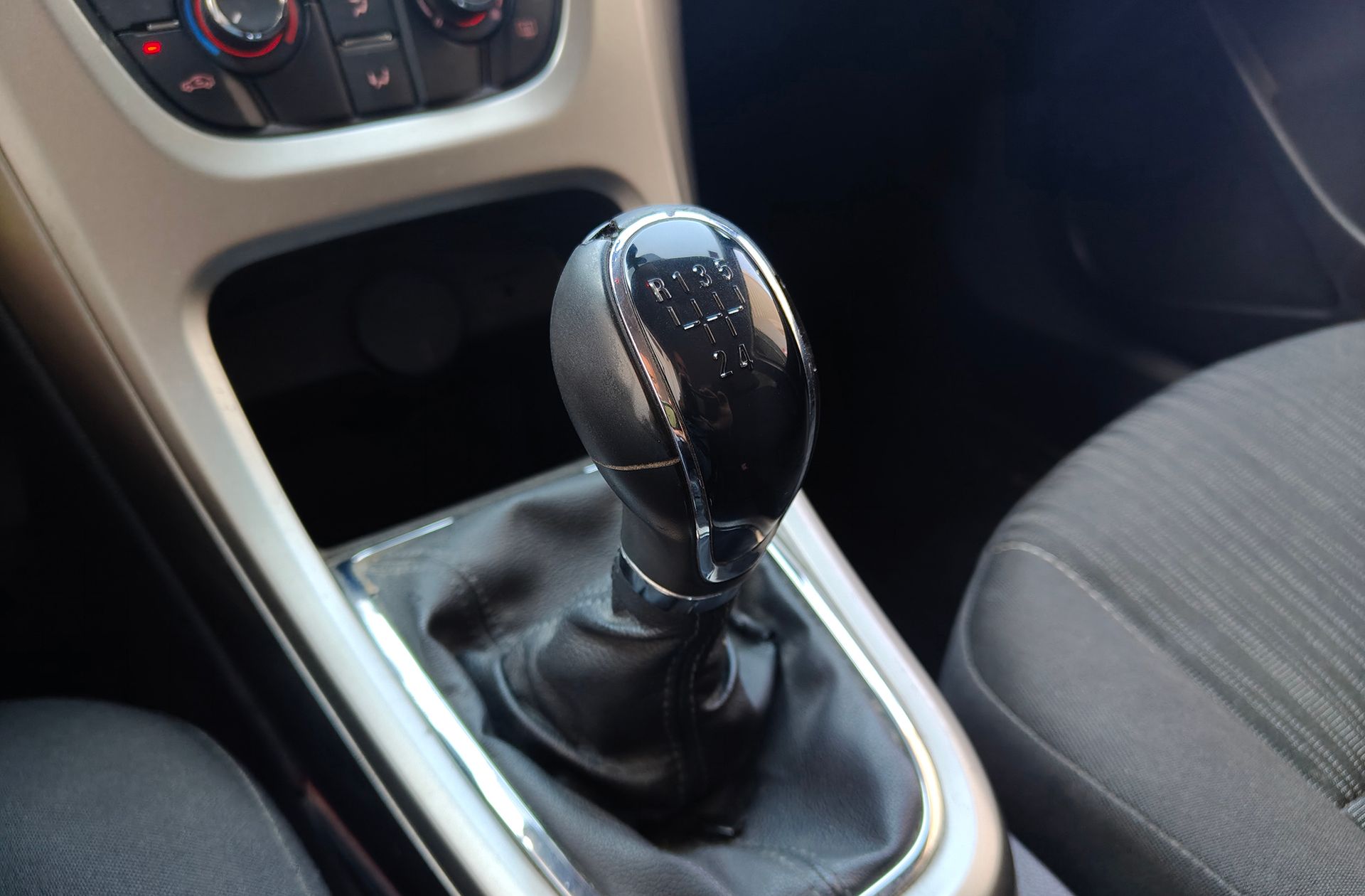 Opel Astra 1.4 Enjoy - foto 5