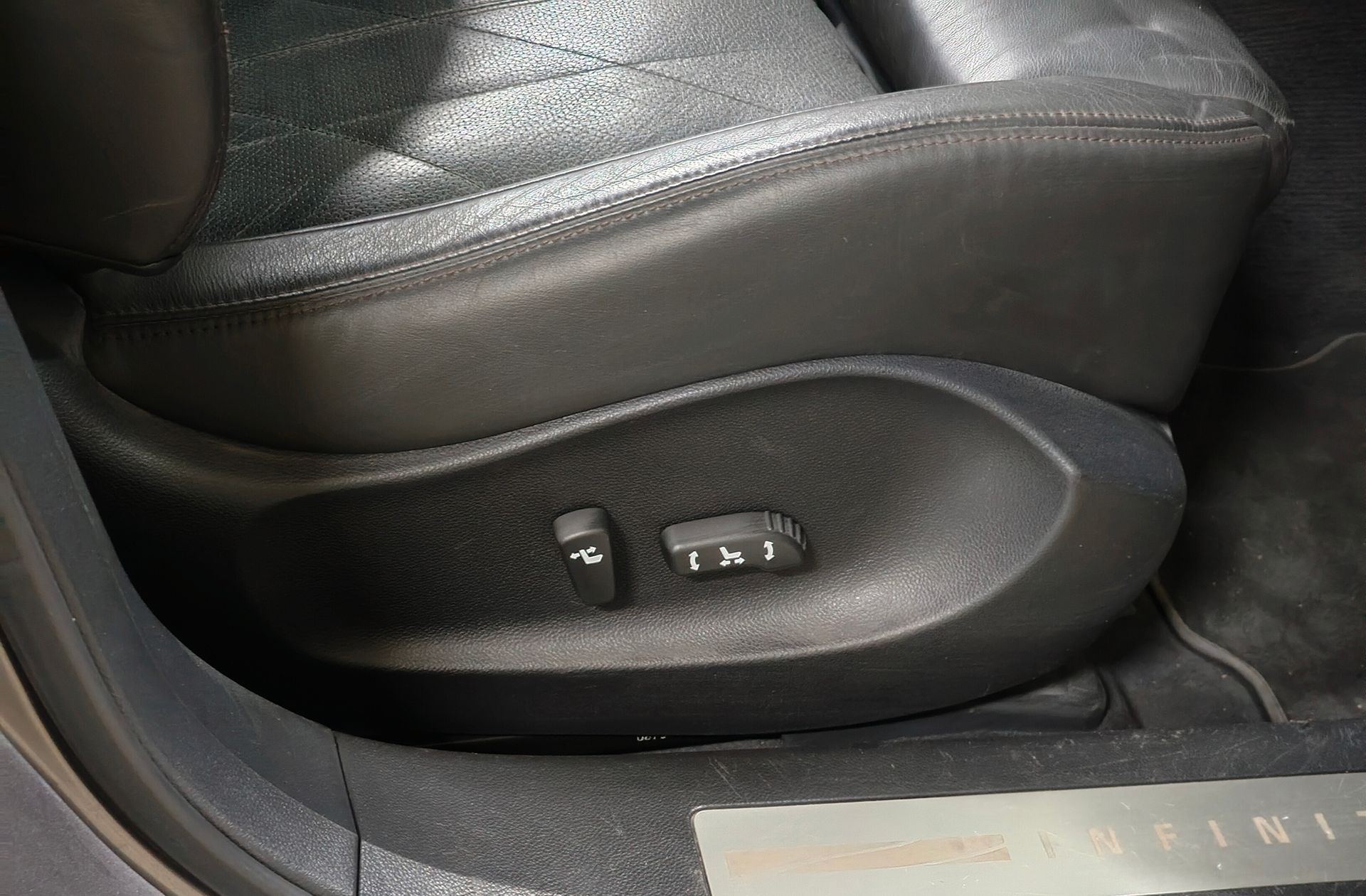 Infiniti FX 50 S V8 AWD - foto 12