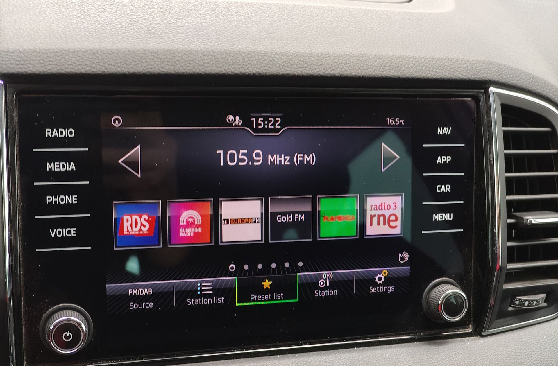 Škoda Karoq 2.0 TDI Selection 85 - foto 32