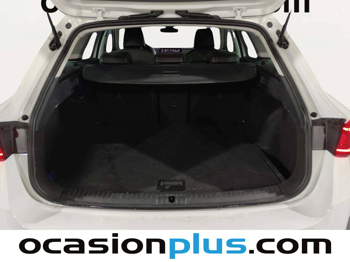Fotos maletero Seat León Seat León ST 1.5 eTSI S&S Xcellence Go L DSG (150 CV)