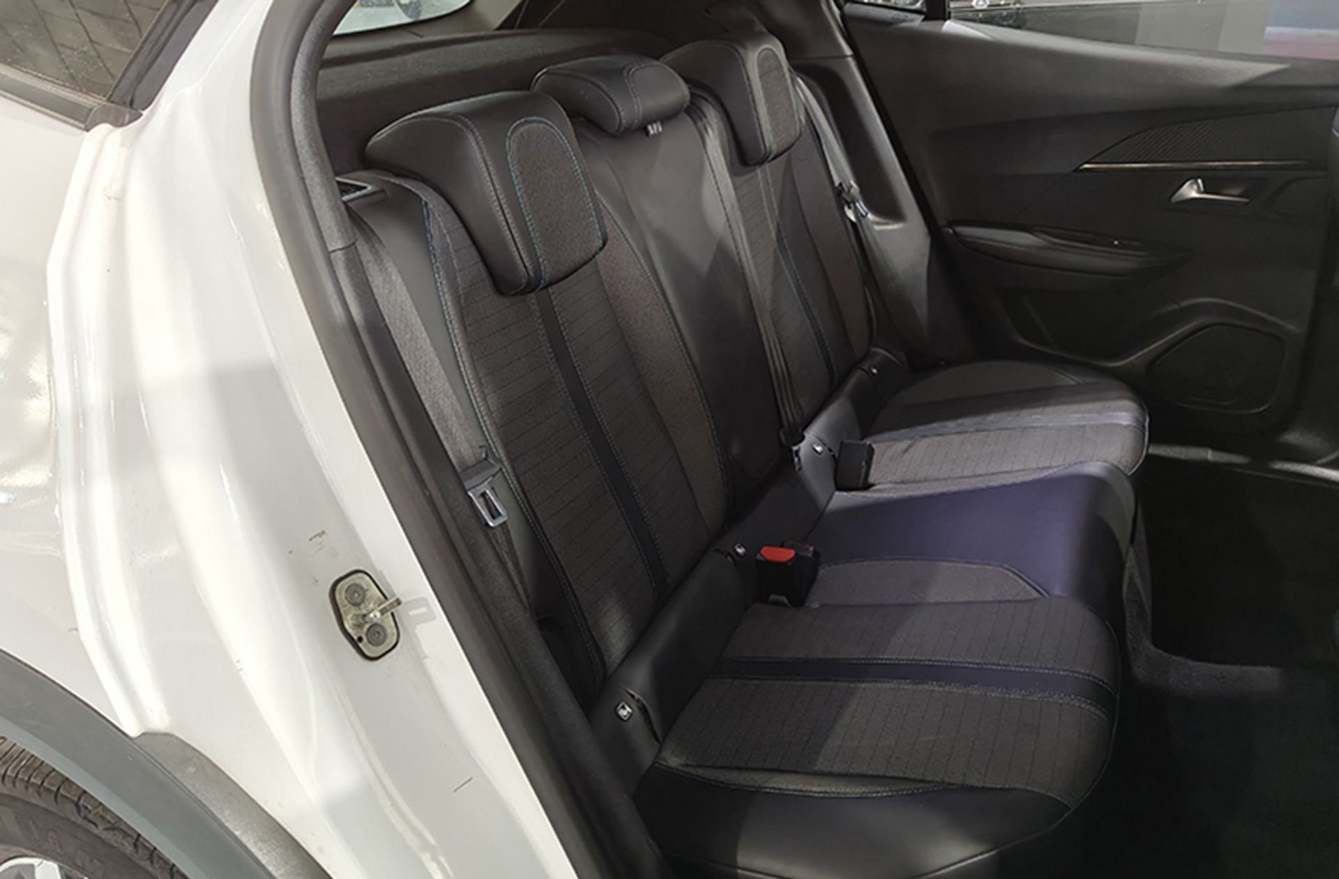 Peugeot 2008 PureTech 100 Allure - foto 13