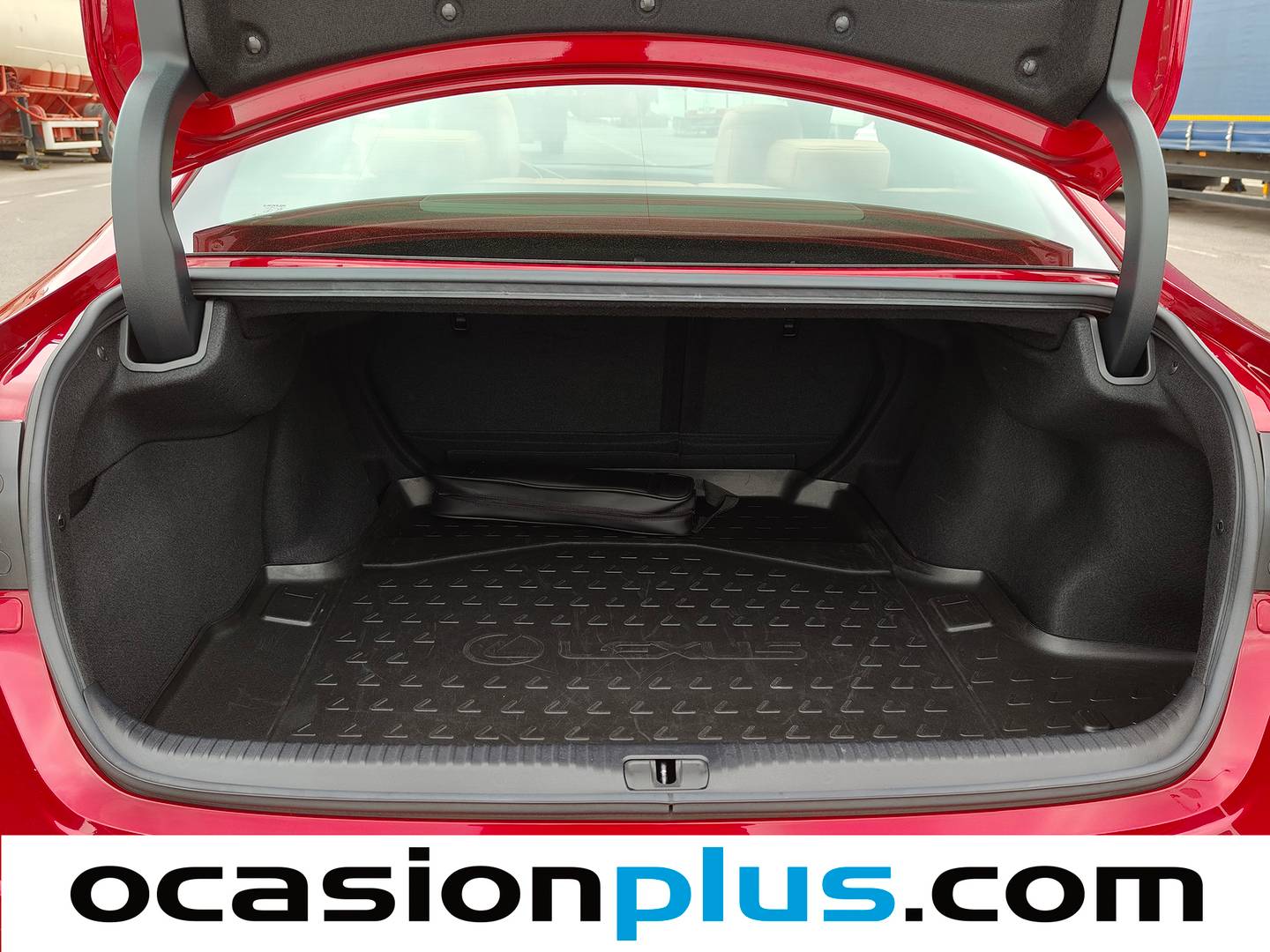 Fotos maletero Lexus RC Lexus RC 300h Executive (223 CV)