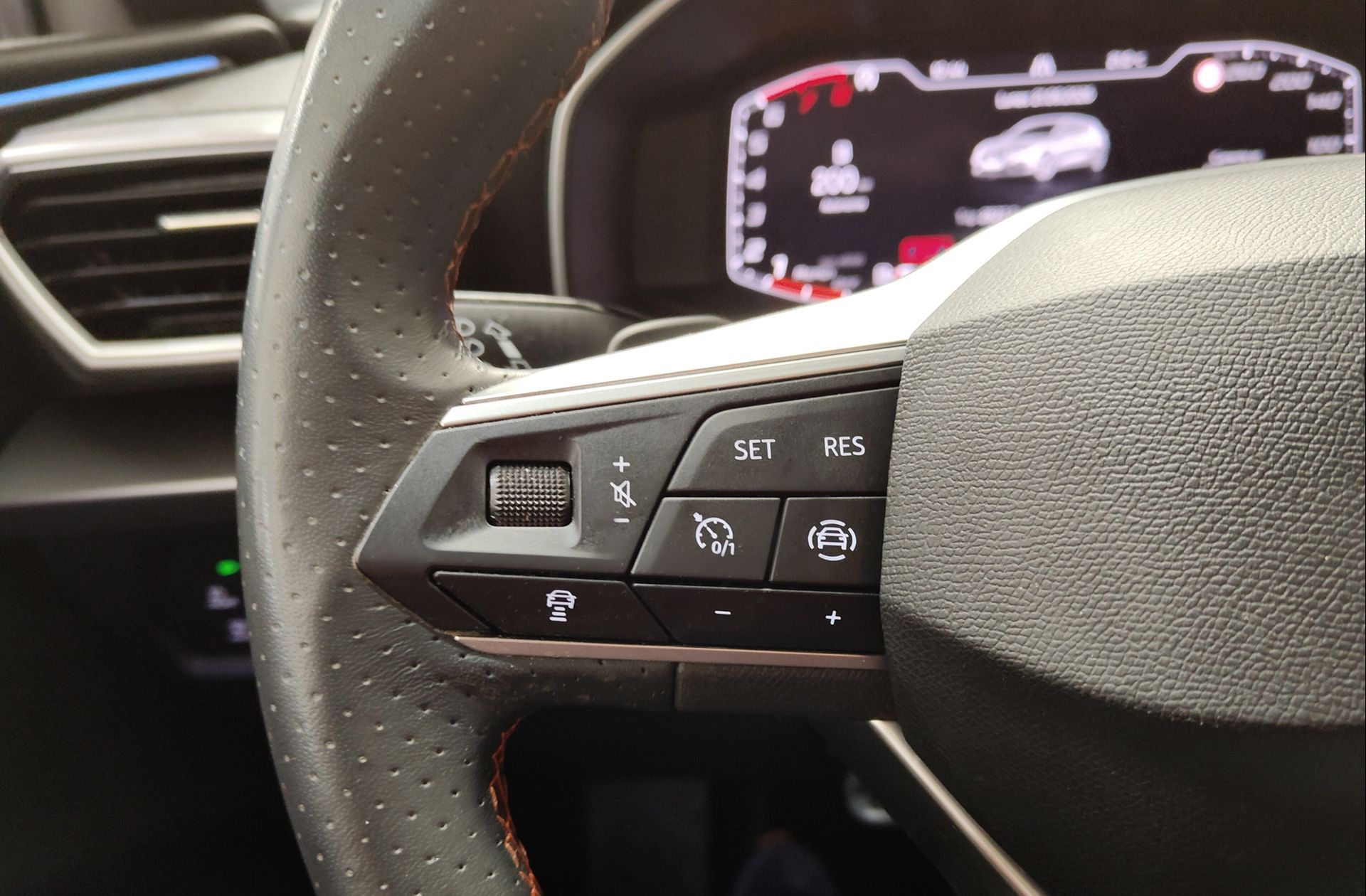 SEAT León 1.0 eTSI FR 25 Aniversario DSG - foto 27