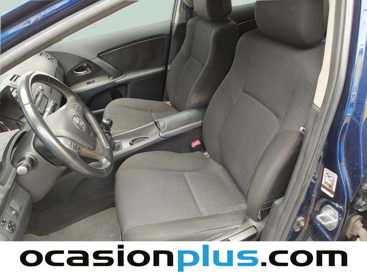Foto asientos delanteros Toyota Avensis Toyota Avensis 2.2 D-4D Cross Sport Advance (150 CV)
