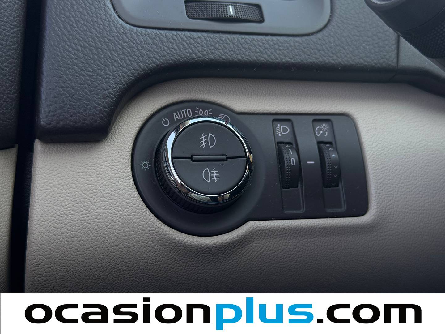 Extras y acabados del Opel Insignia Opel Insignia 2.0 CDTI S&S Selective (130 CV)