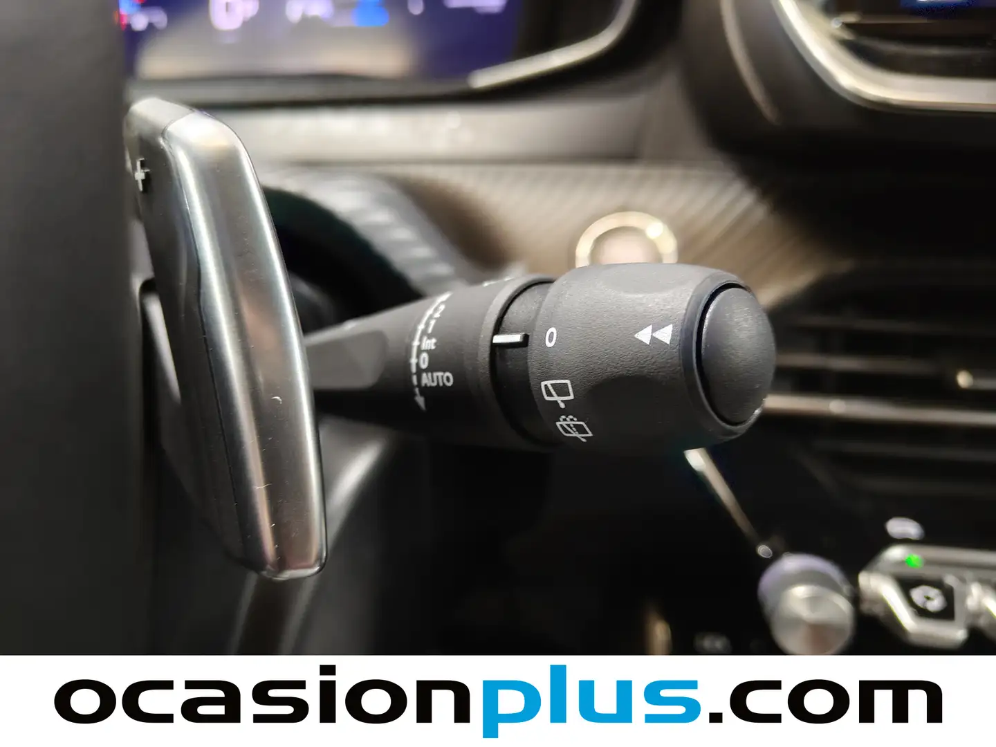 Foto Peugeot 2008 Peugeot 2008 Allure Hybrid eDCS6 (136 CV)