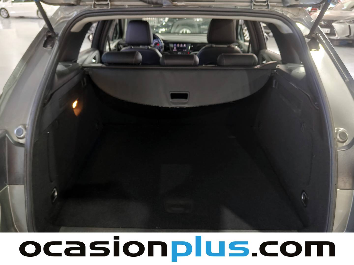 Fotos maletero Opel Astra Opel Astra Sports Tourer 1.2 Turbo SHT Business Elegance (130 CV)