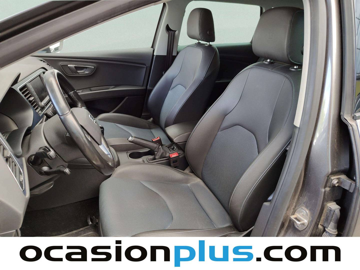 Foto asientos delanteros Seat León Seat León ST 1.2 TSI St&Sp Style Connect (110 CV)