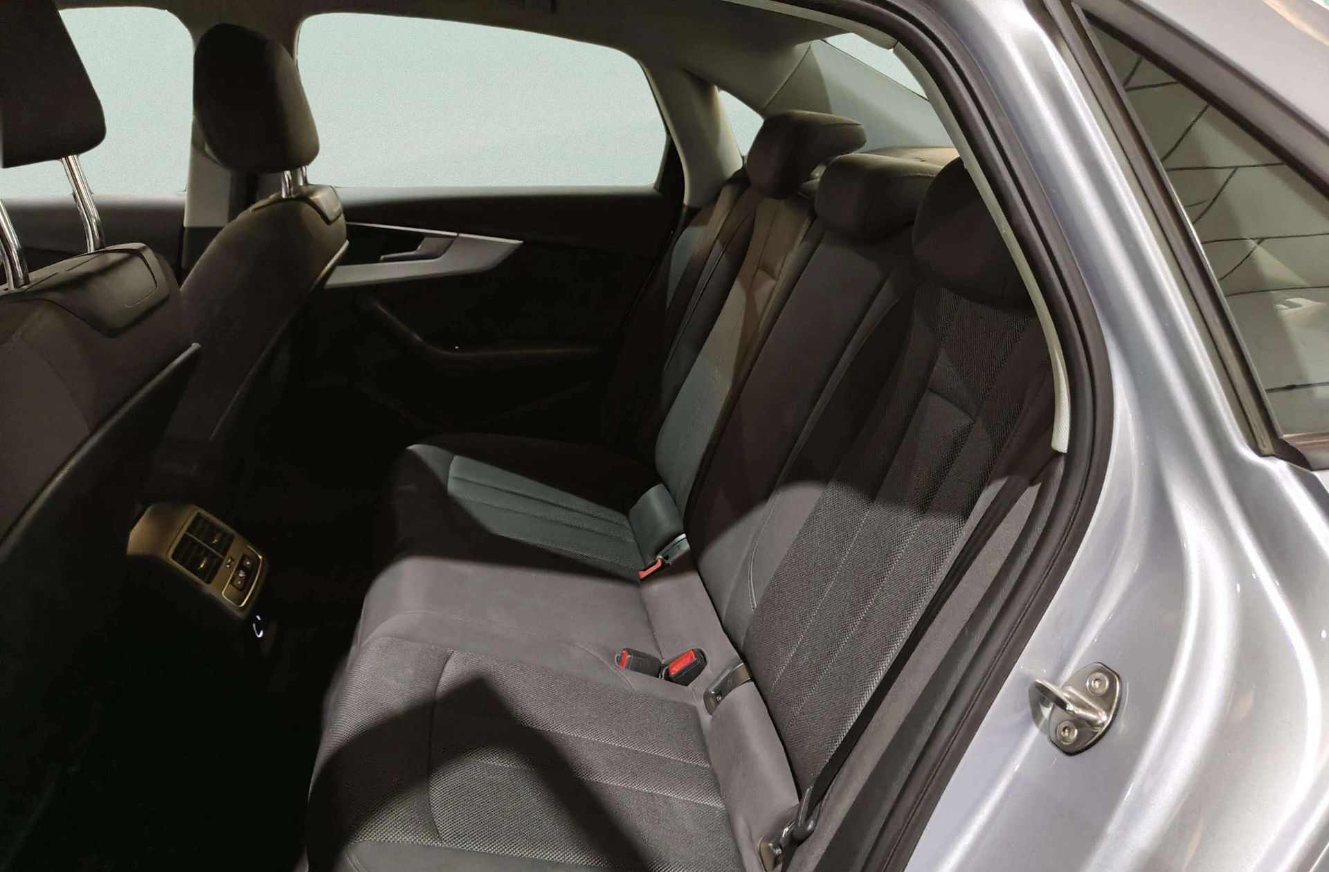 Audi A4 Advanced edition 2.0 TDI S tronic - foto 9