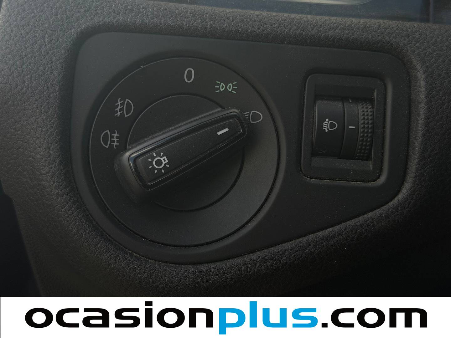 Volkswagen Golf Volkswagen Golf Business & Navi 1.6 TDI (115 CV) de segunda mano