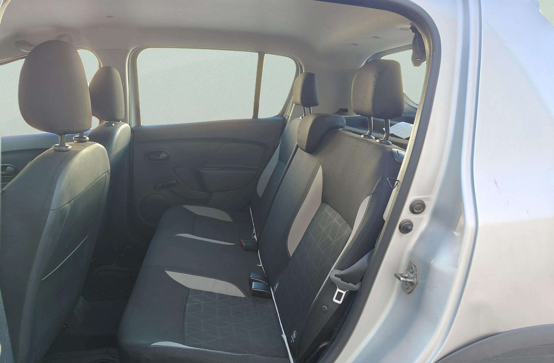 Dacia Sandero dCi 90 Stepway - foto 10