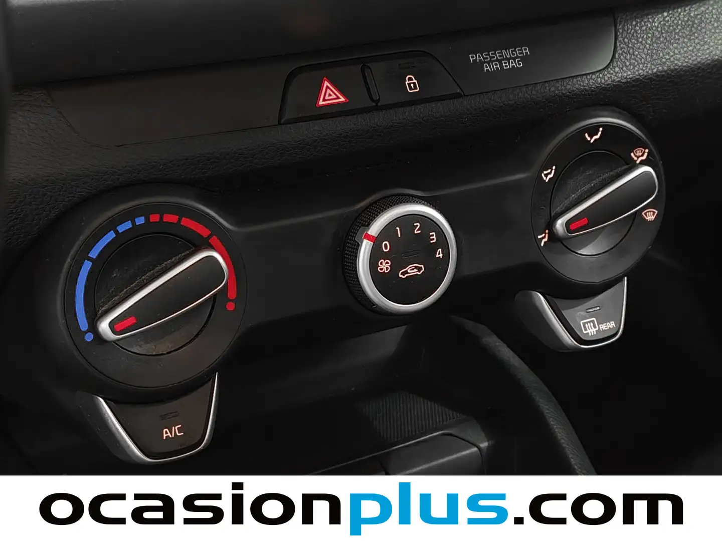 Foto KIA Stonic Kia Stonic 1.0 T-GDi MHEV iMT Concept (100 CV)