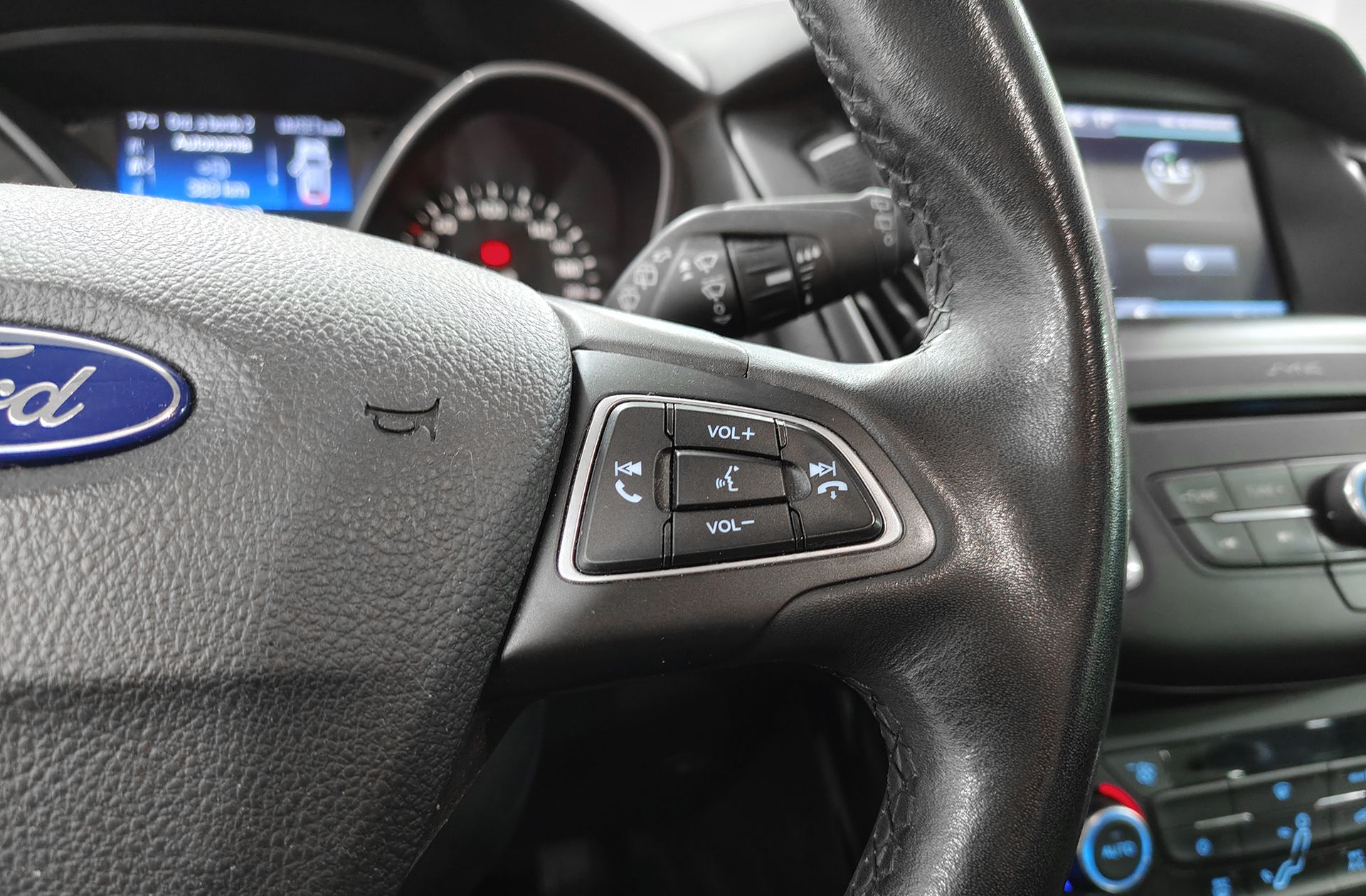 Ford Focus 2.0 TDCi Titanium PowerShift - foto 27