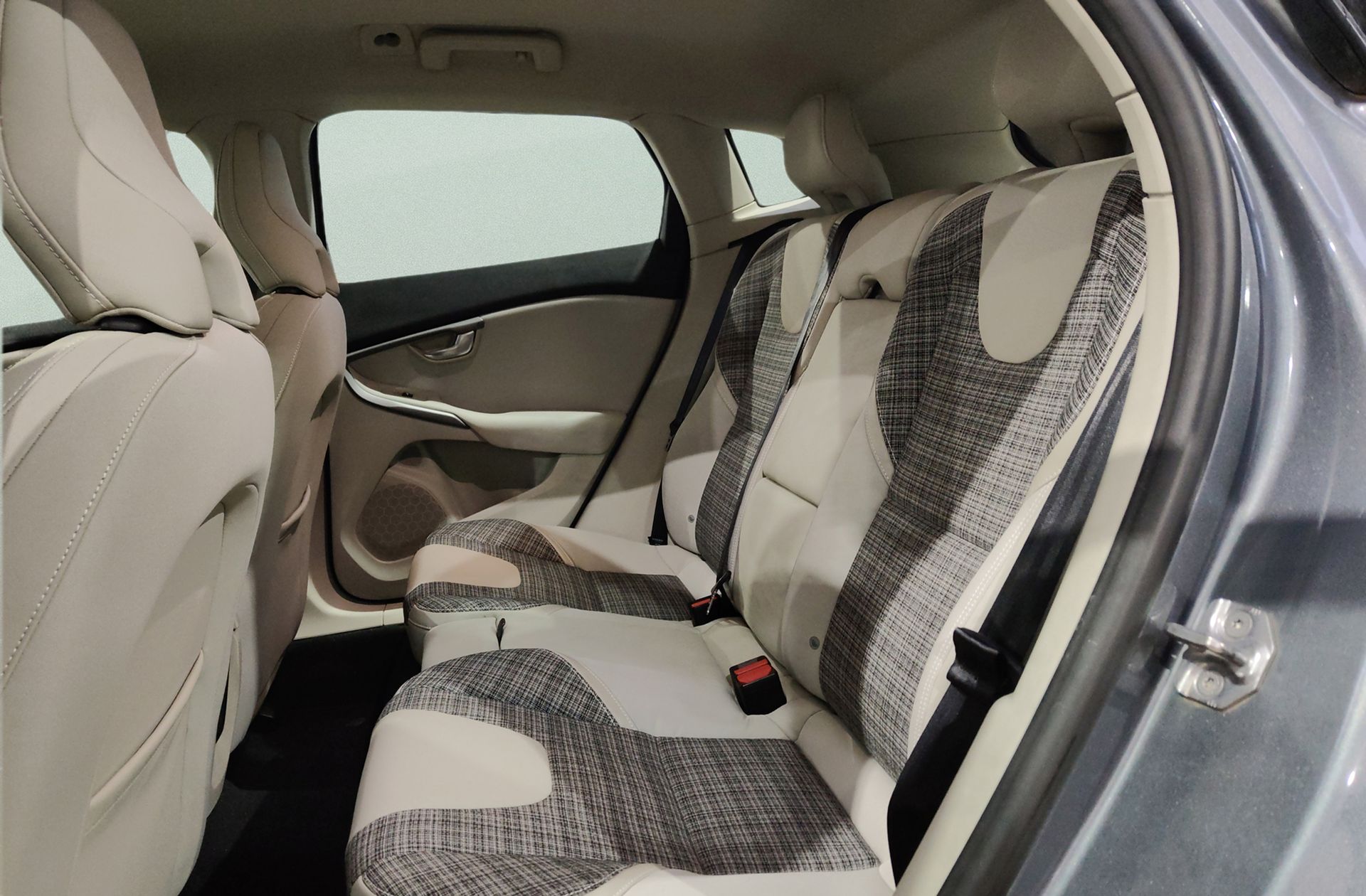 Volvo V40 D2 Momentum - foto 11