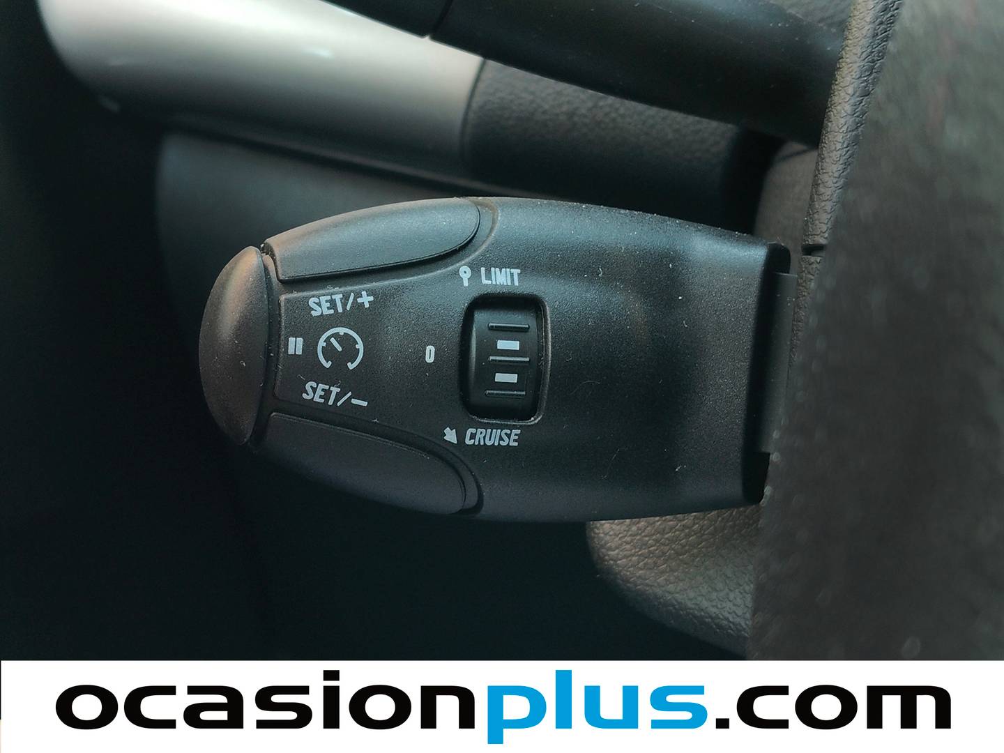 Citroën C-Elysée Citroën C-Elysee 1.2 VTi Exclusive (72 CV) seminuevo