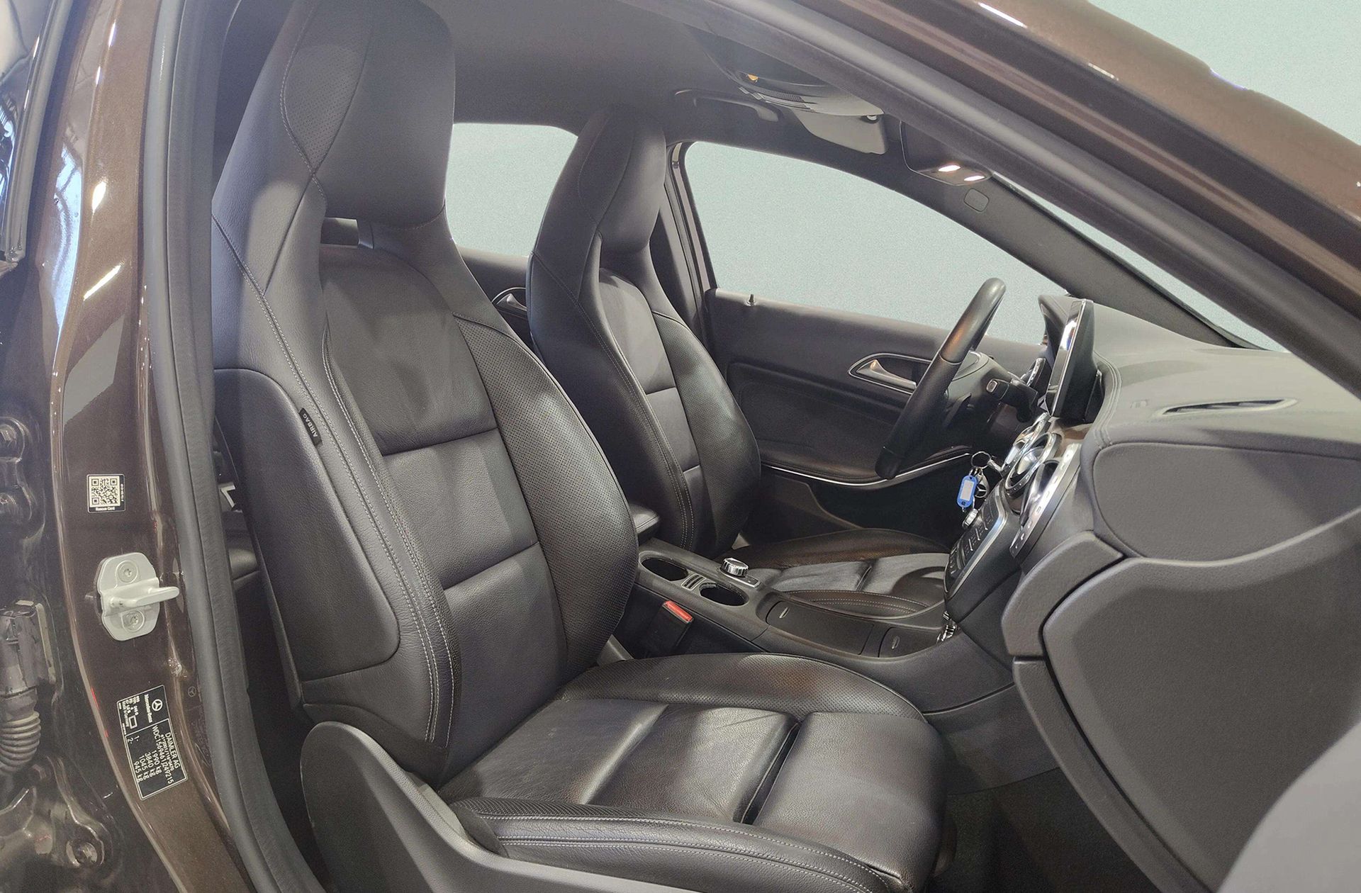 Mercedes-Benz GLA 250 4Matic Urban - foto 23