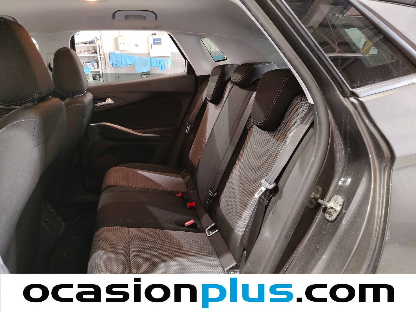 Foto asientos traseros Opel Grandland X Opel Grandland X 1.2 Turbo Selective (130 CV)