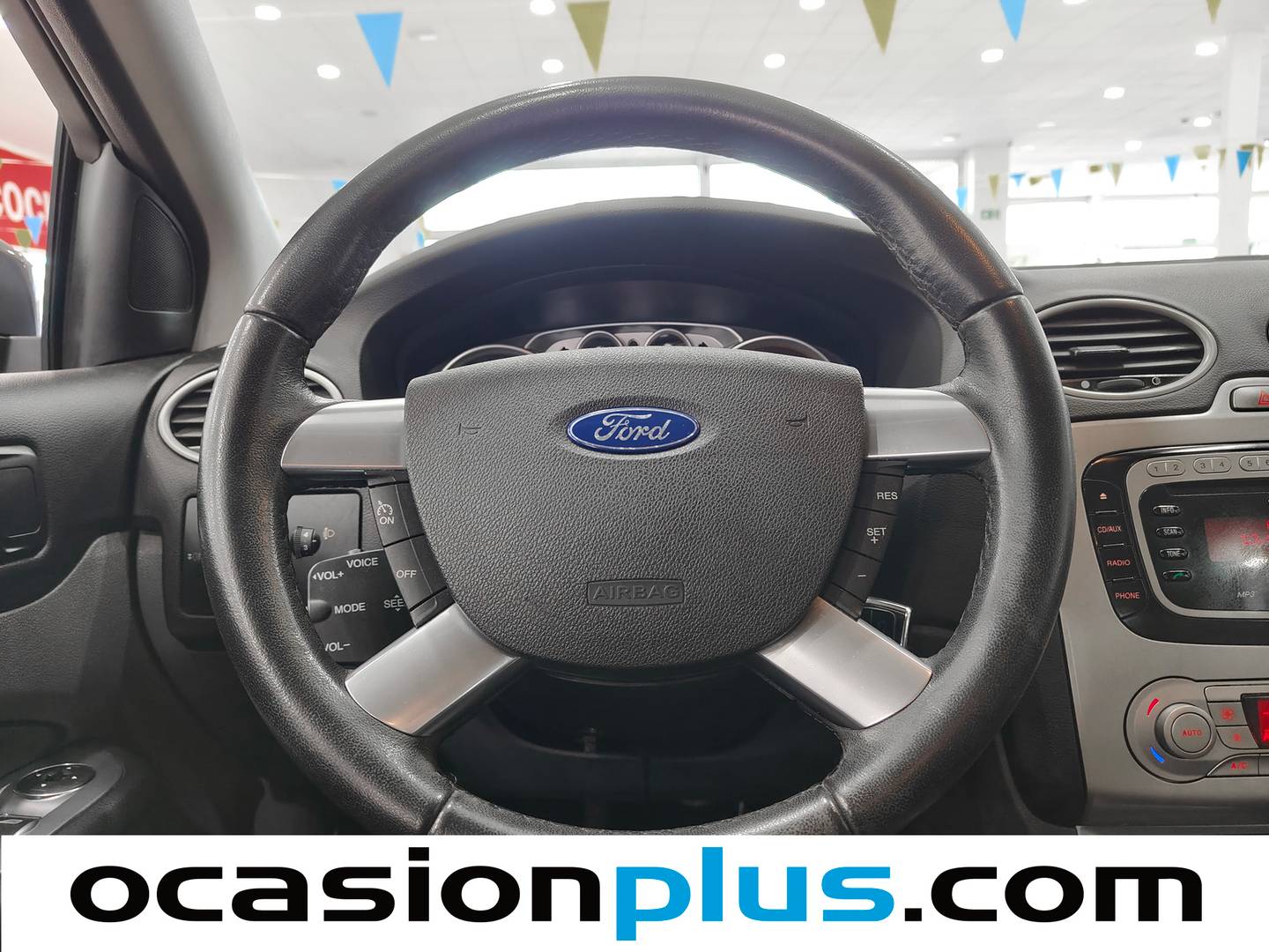Extras y acabados del Ford Focus Ford Focus 1.6 Trend (100 CV)