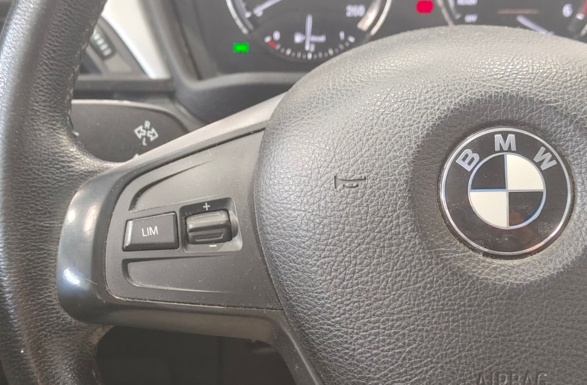 BMW X1 sDrive16d - foto 21