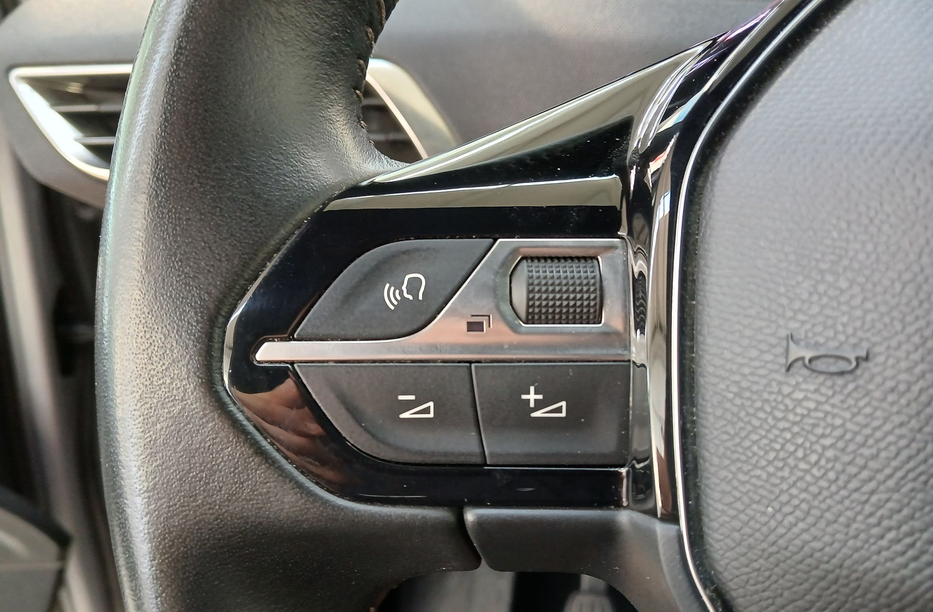 Peugeot 5008 PureTech 130 Allure Pack 7 plazas - foto 30