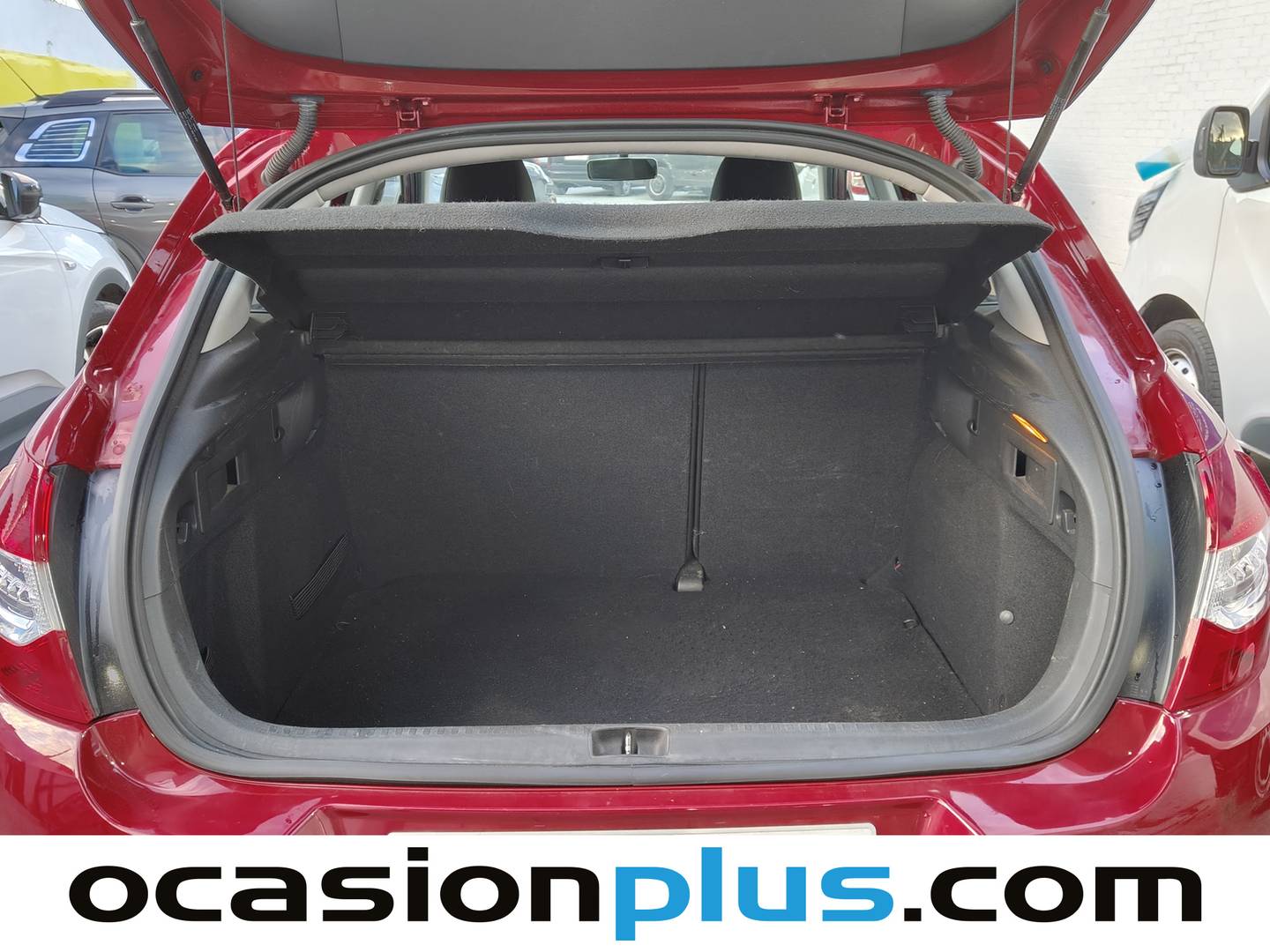 Foto Citroën C4 Citroen C4 1.4 VTi Business (95 CV)