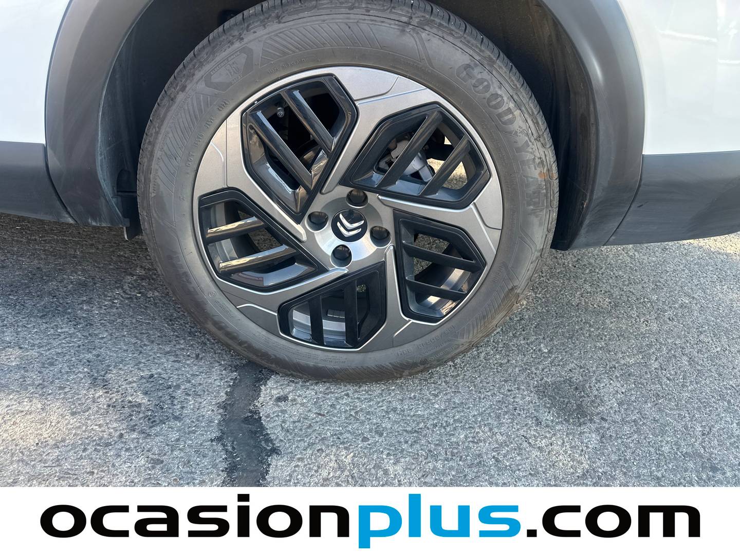 Citroën C4 X Citroën C4 X Hybrid 136 e-DCS6 Plus (136 CV) 136cv