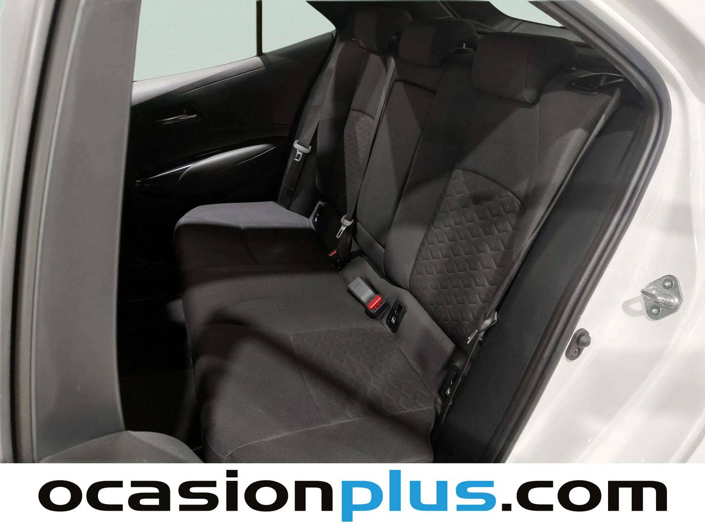 Foto asientos traseros Toyota Corolla Toyota Corolla 180H FEEL! E-CVT (180 CV)