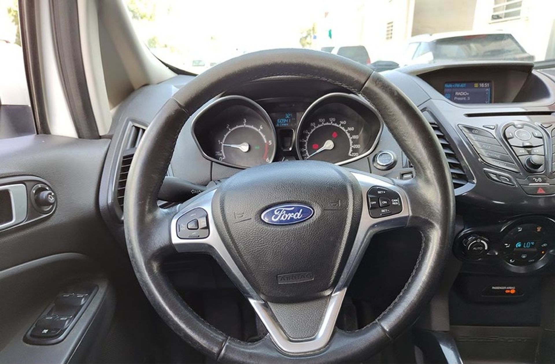 Ford EcoSport 1.5 TDCi Titanium - foto 21