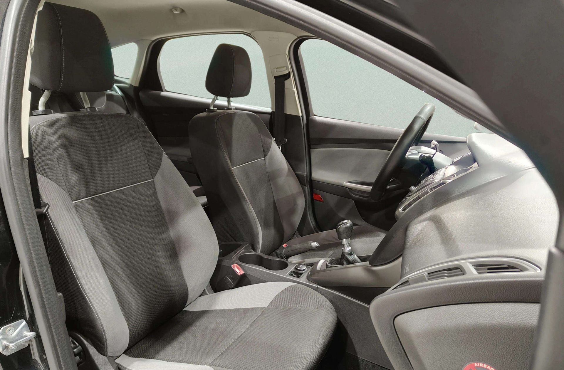 Ford Focus 1.6 TDCi Trend - foto 14