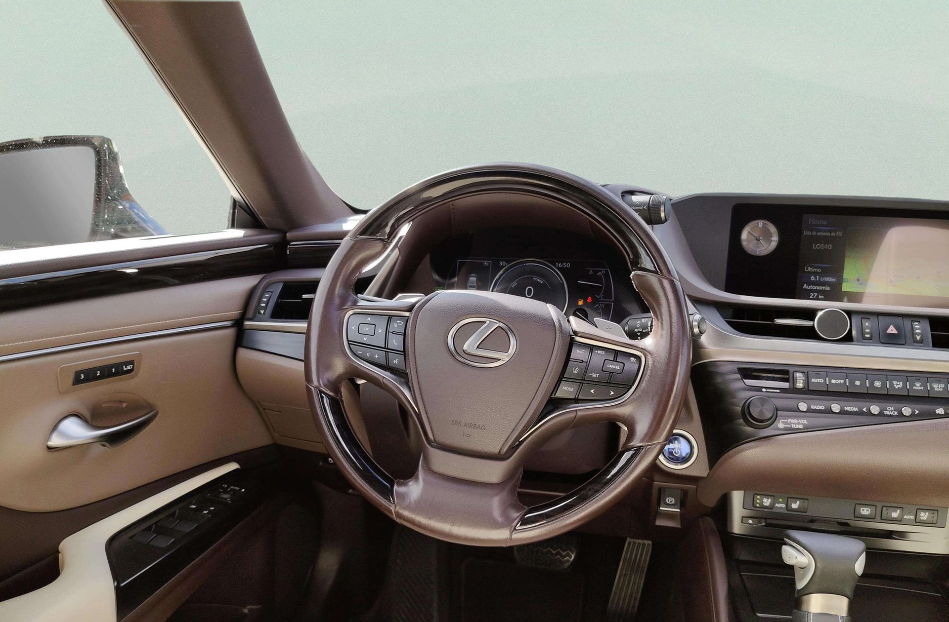 Lexus ES 300h Executive - foto 25