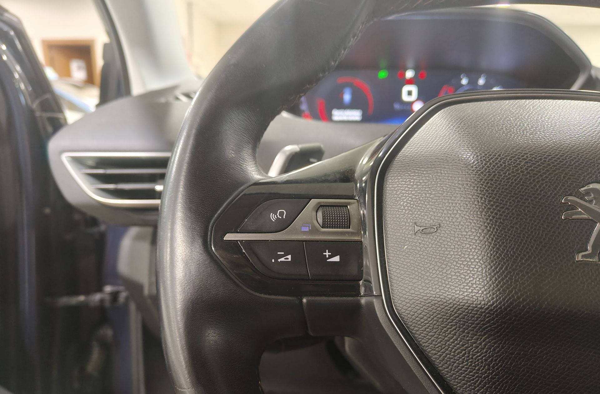 Peugeot 5008 1.6L BlueHDi Active EAT6 7 plazas - foto 28