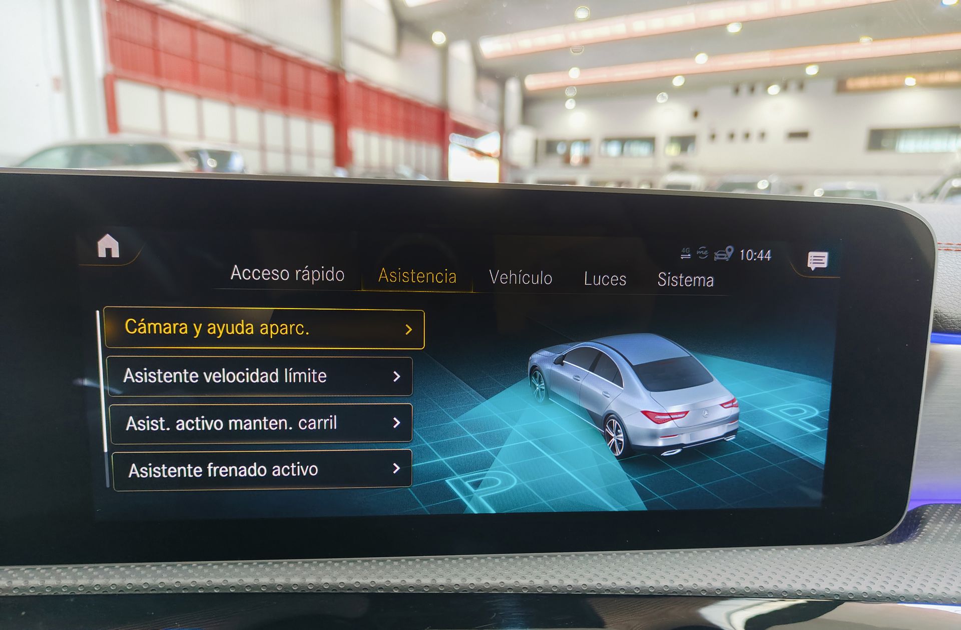 Mercedes-Benz CLA 180 Pack AMG - foto 39