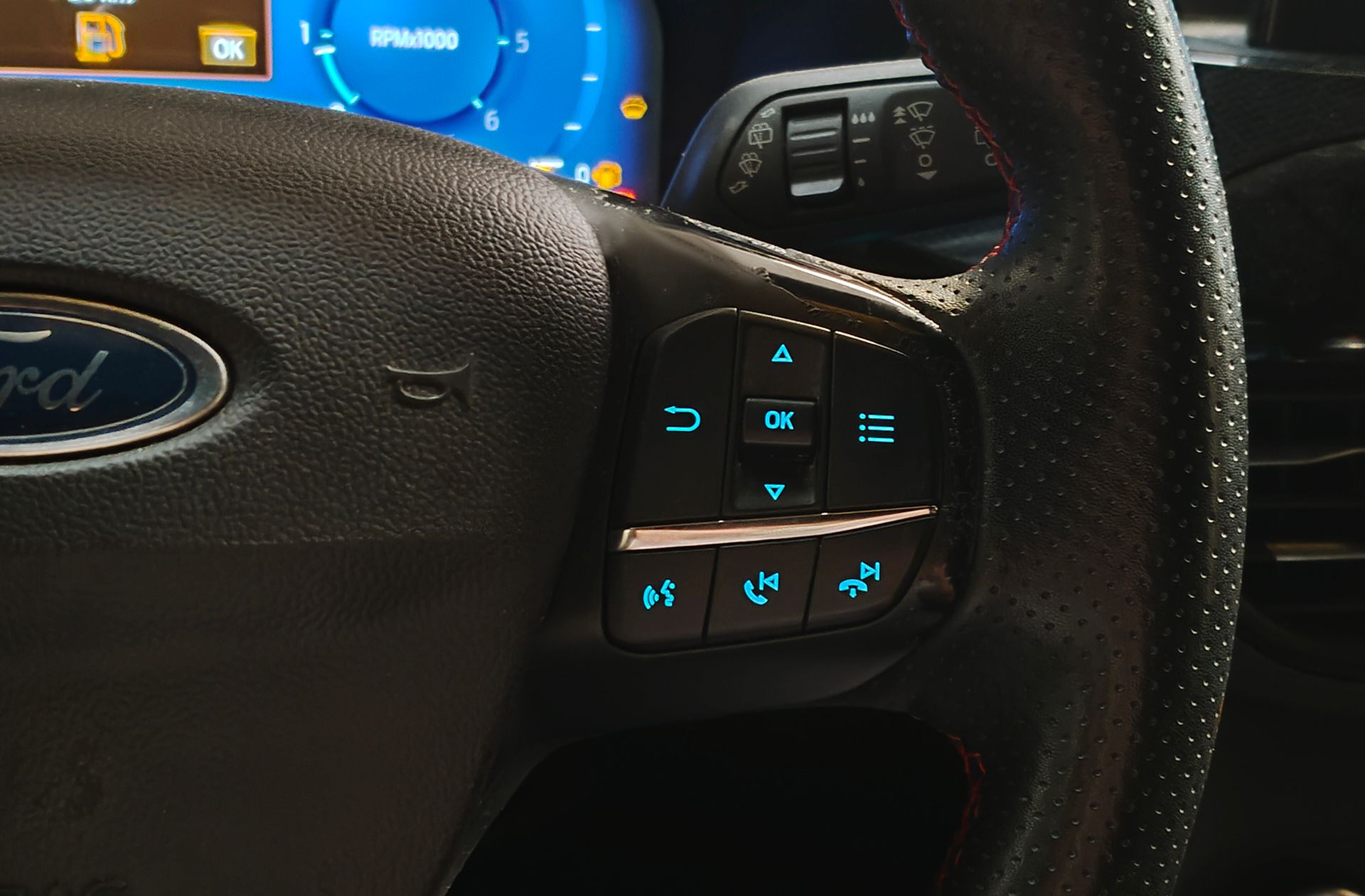Ford Kuga 1.5 EcoBlue ST-Line - foto 31