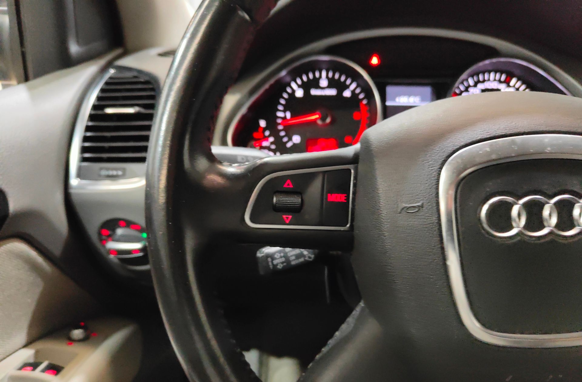 Audi Q7 Advanced 3.0 TDI quattro tiptronic 7 plazas - foto 27