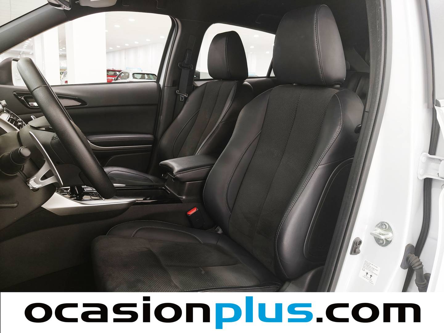 Foto asientos delanteros Mitsubishi Eclipse Cross Mitsubishi Eclipse Cross 2.4 PHEV Kaiteki 4WD Auto (188 CV)
