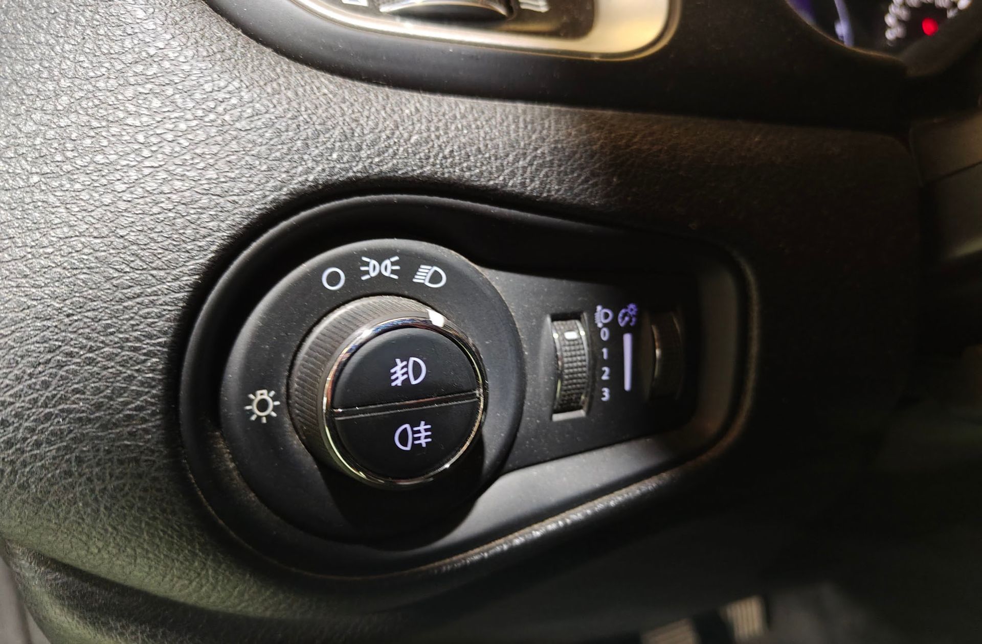 Jeep Renegade 1.4 MultiAir Longitude 4x2 - foto 20