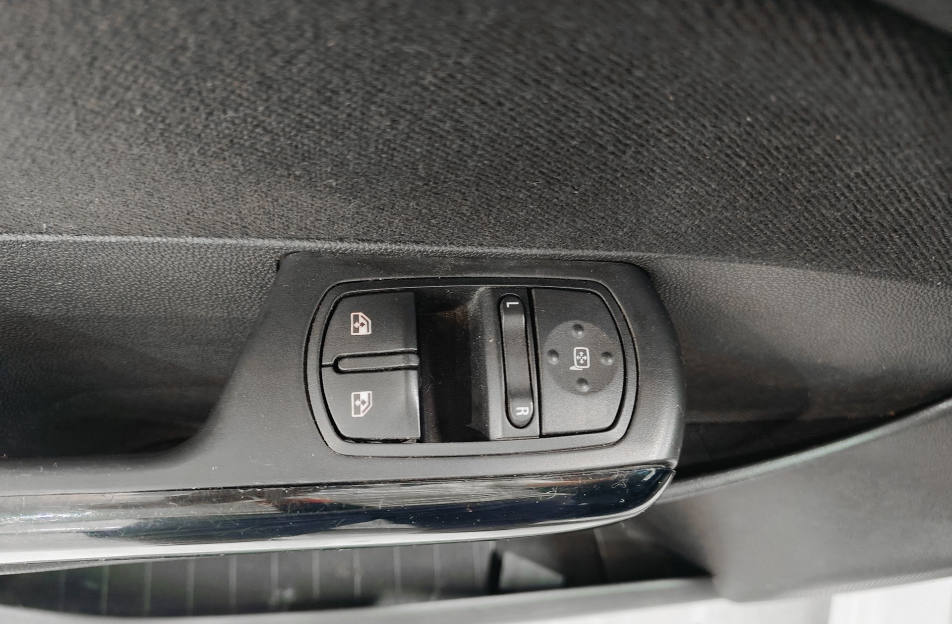 Opel Corsa 1.3 CDTi Essentia - foto 26