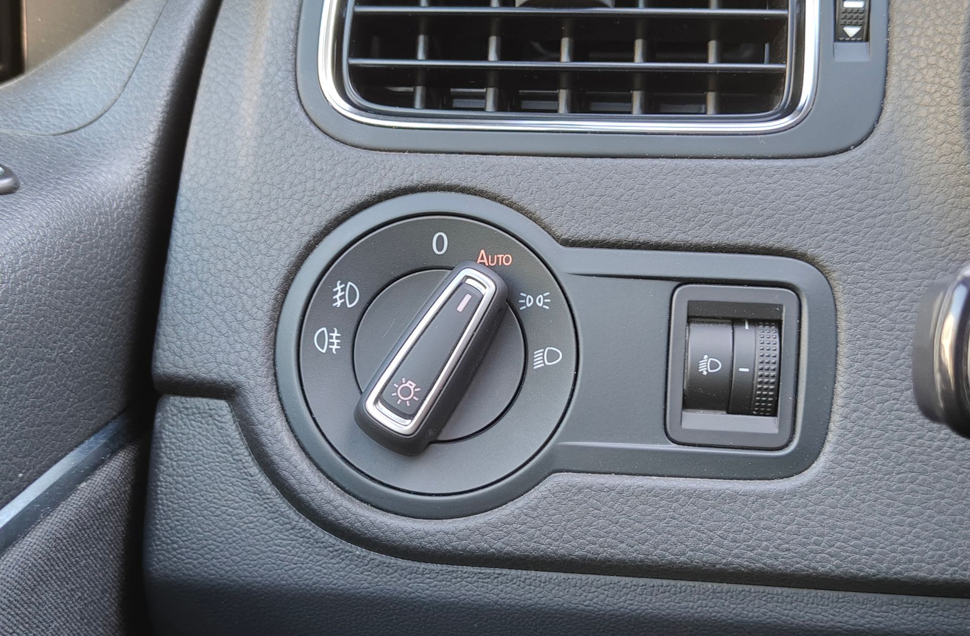 Volkswagen Polo Sport 1.2 TSI BMT - foto 25