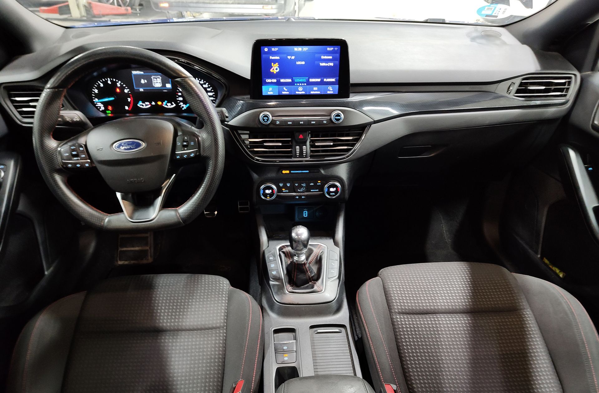 Ford Focus 1.0 EcoBoost MHEV ST-Line - foto 7