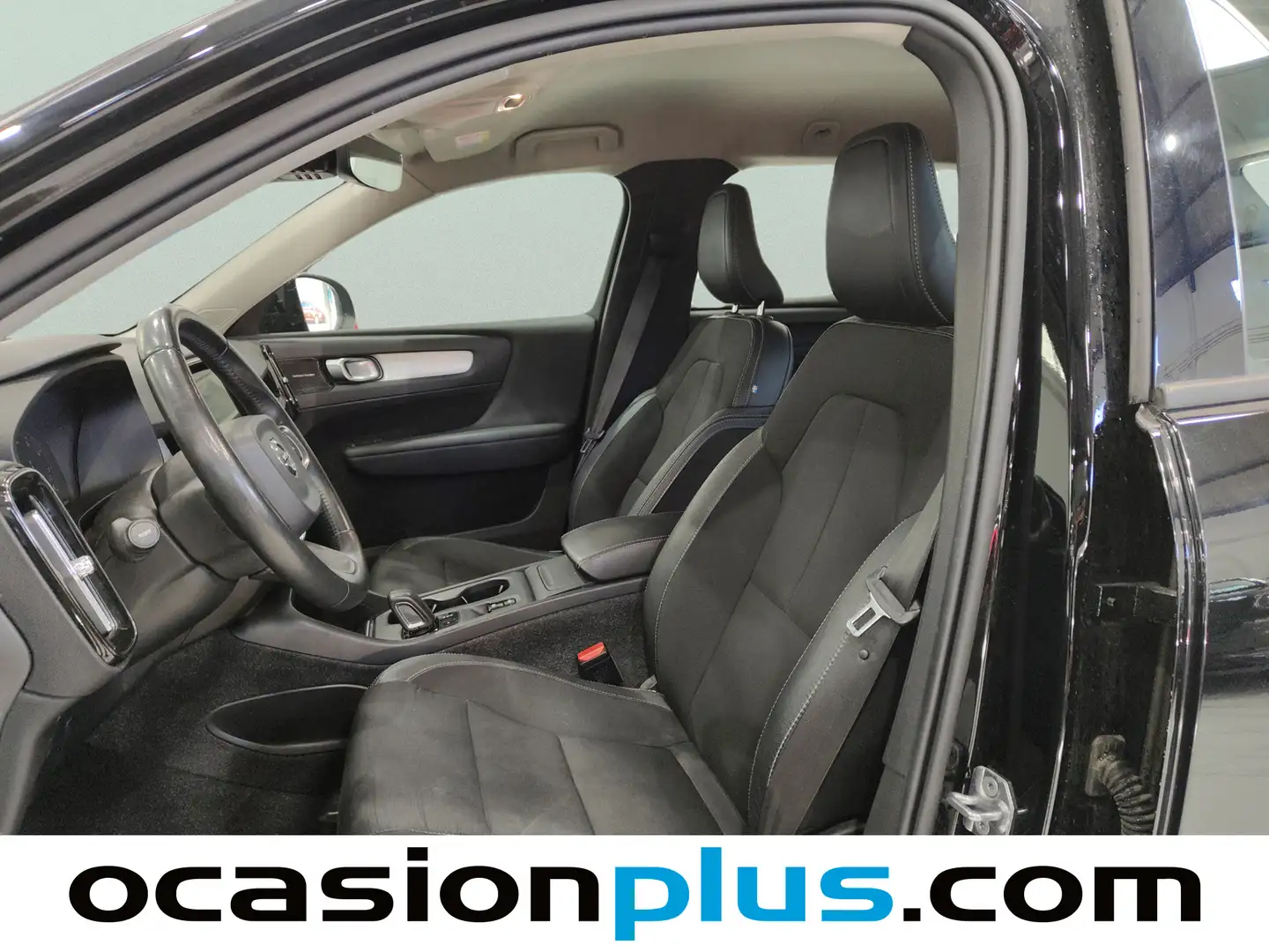 Foto Volvo XC40 Volvo XC40 T4 Momentum Auto (190 CV)