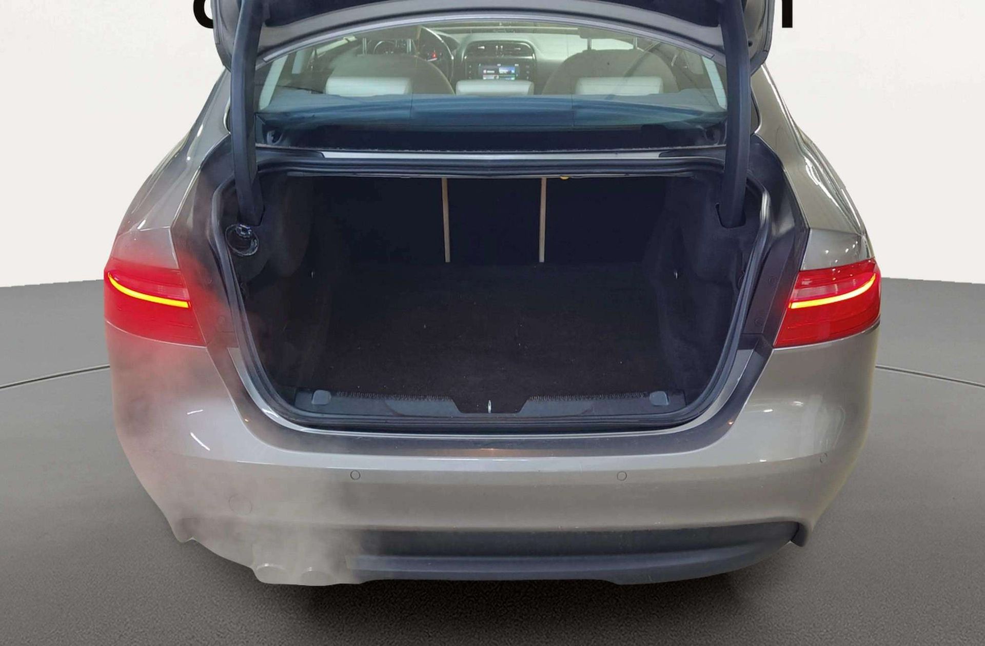 Jaguar XE 2.0 Diesel Pure RWD - foto 19