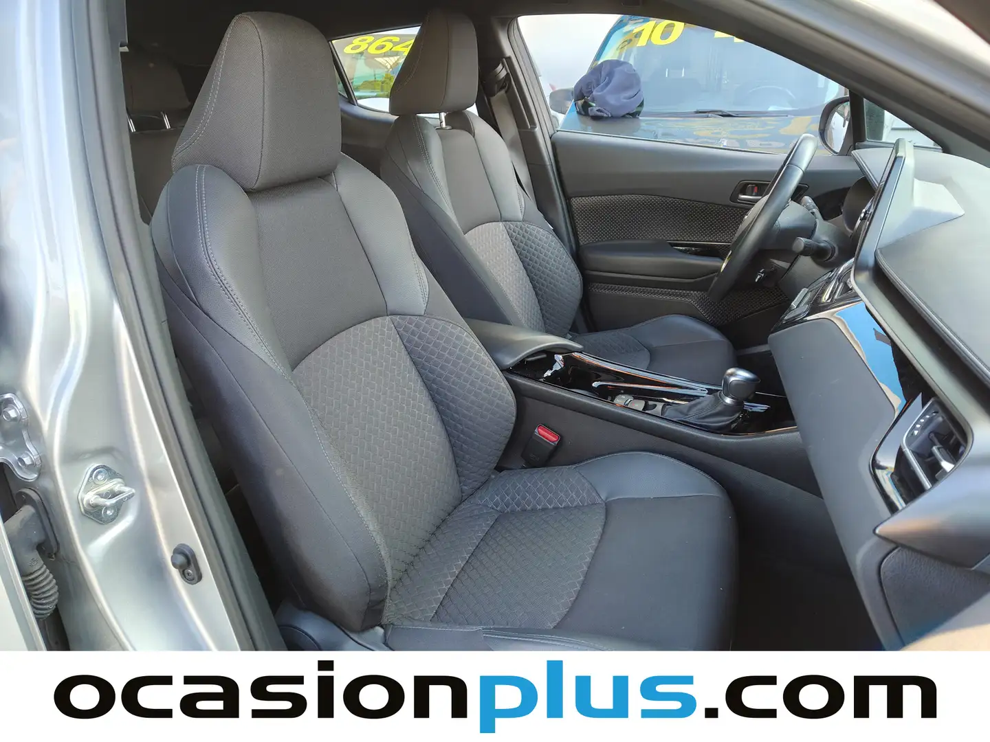 Foto Toyota C-HR Toyota C-HR 1.8 125H Advance (122 CV)