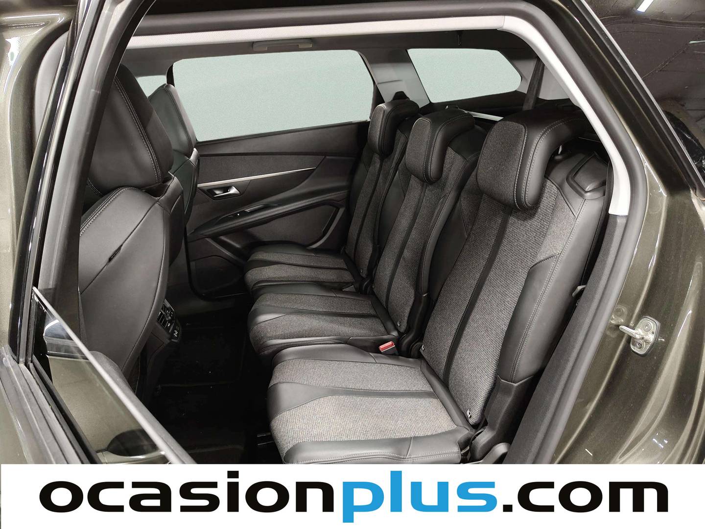 Foto asientos traseros Peugeot 5008 Peugeot 5008 PureTech 130 S&S Allure (130 CV) 7 Plazas
