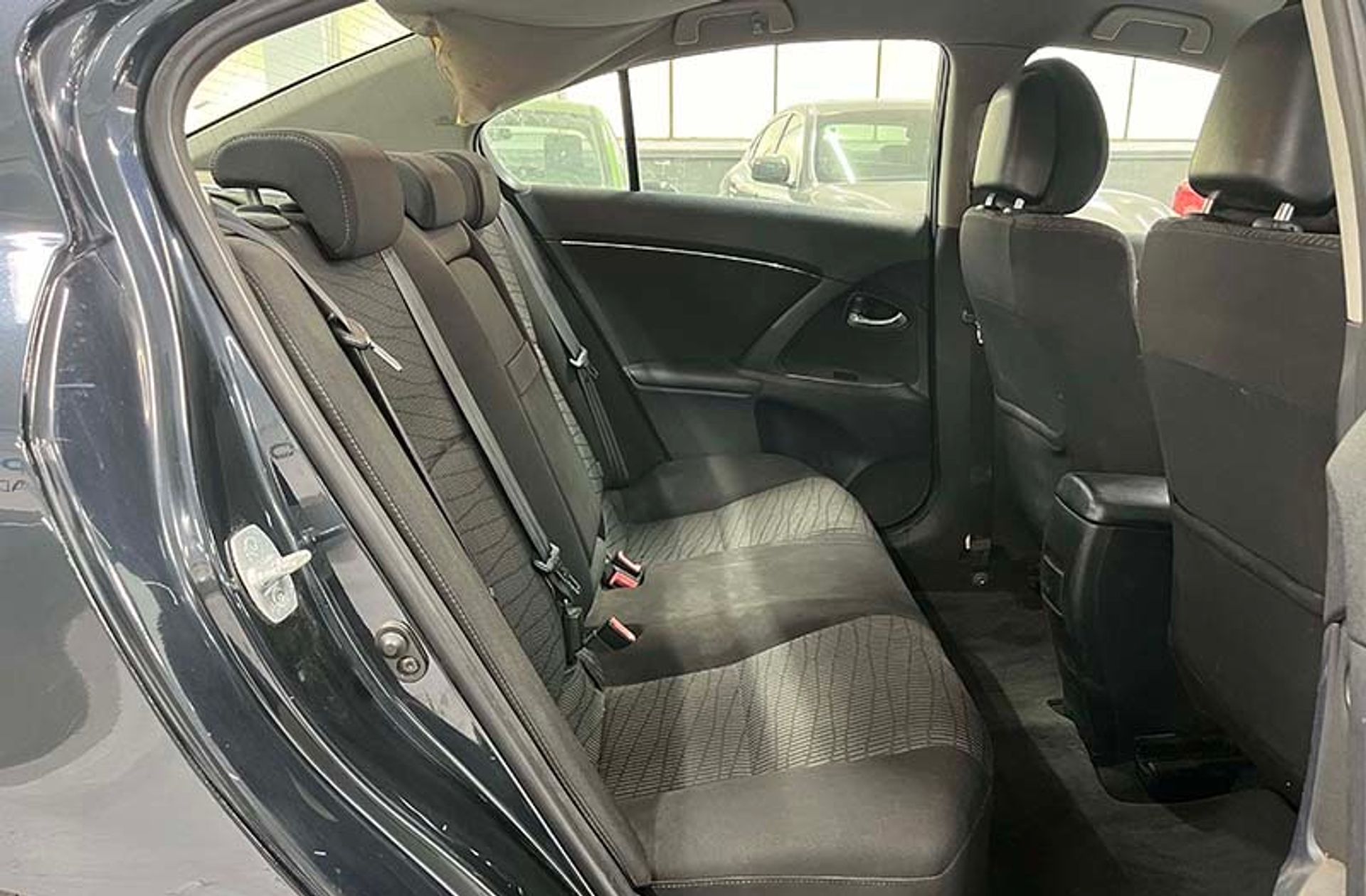 Toyota Avensis 2.0 D-4D Active - foto 13