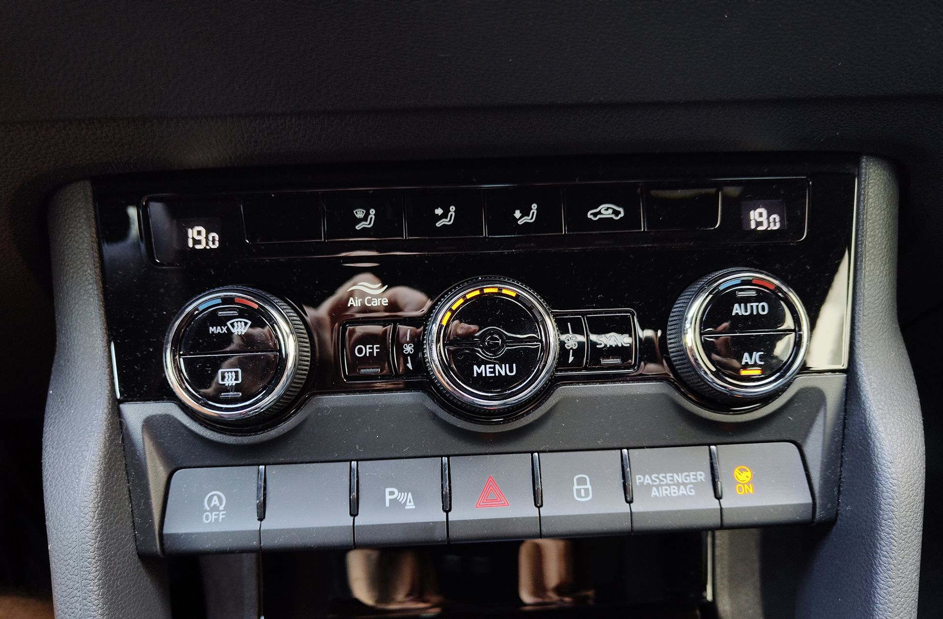 Škoda Karoq 1.5 TSI ACT Sportline DSG - foto 32