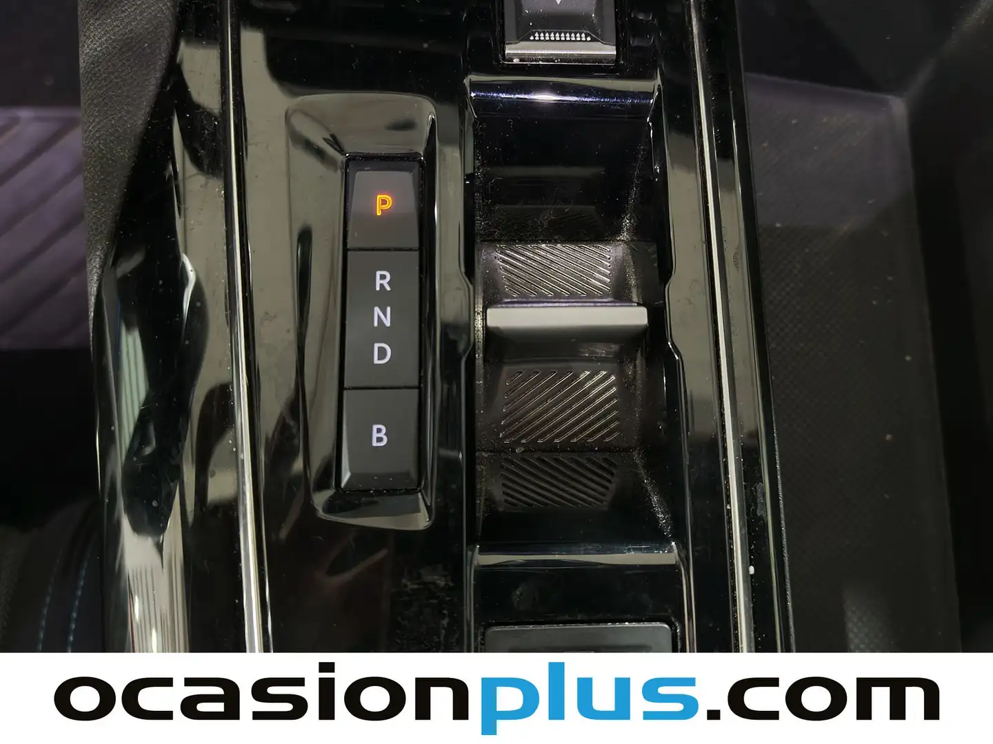 Foto Peugeot 3008 Hybrid Peugeot 3008 Hybrid 300 Allure Pack e-EAT8 (300 CV)