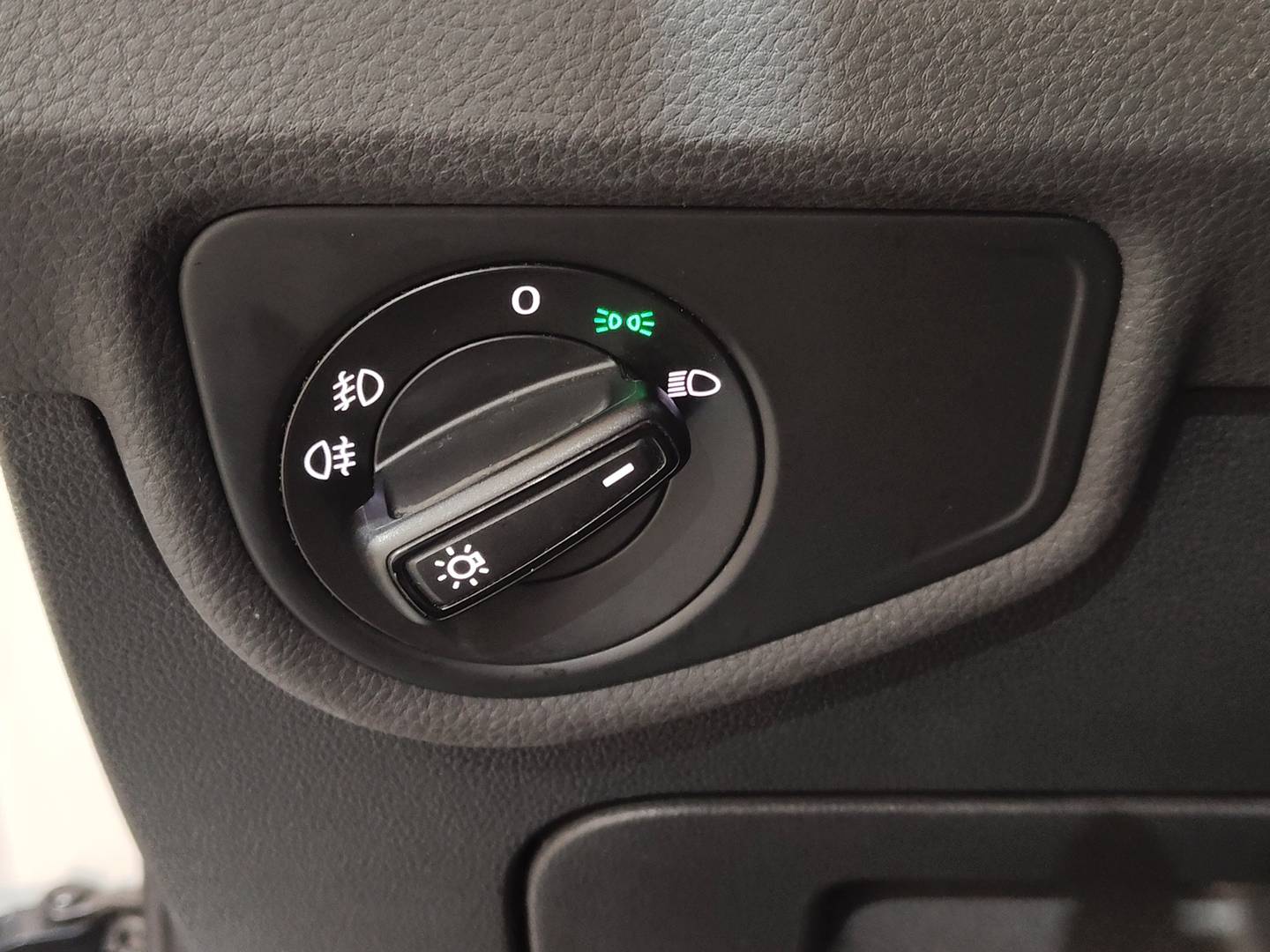 Foto Volkswagen Touran Volkswagen Touran Business 1.2 TSI (110 CV) 7 Plazas