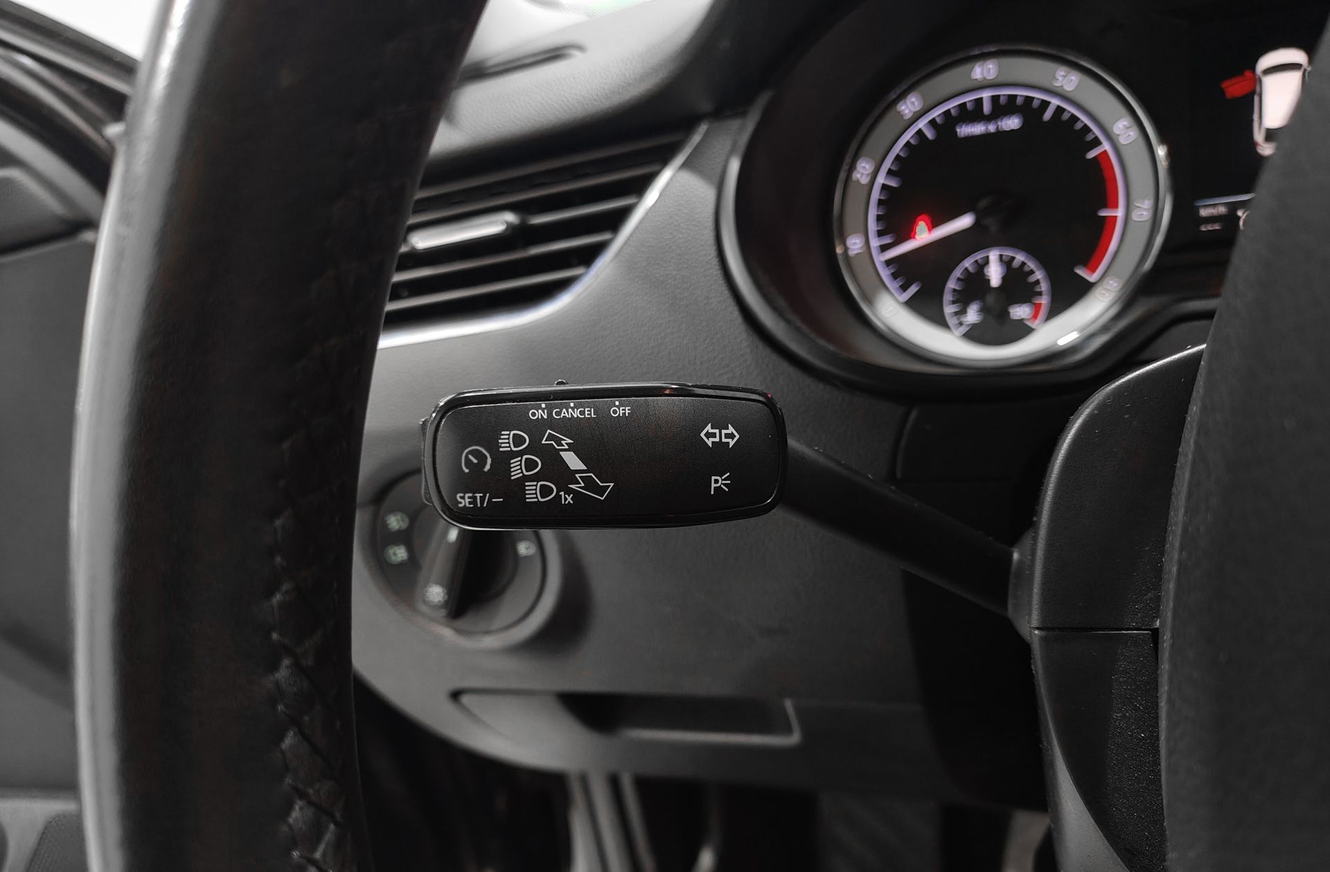 Škoda Octavia Combi Combi 1.5 TSI Ambition DSG - foto 25