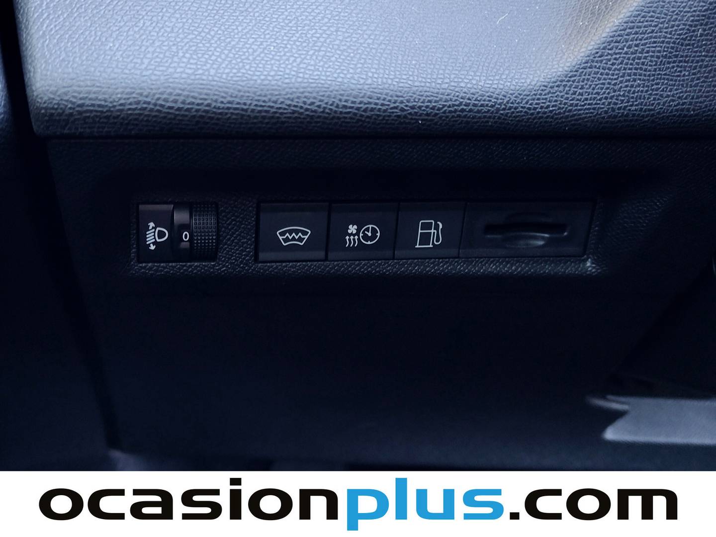 Foto Peugeot 408 Peugeot 408 Allure PHEV 180 e-EAT8 (181 CV)