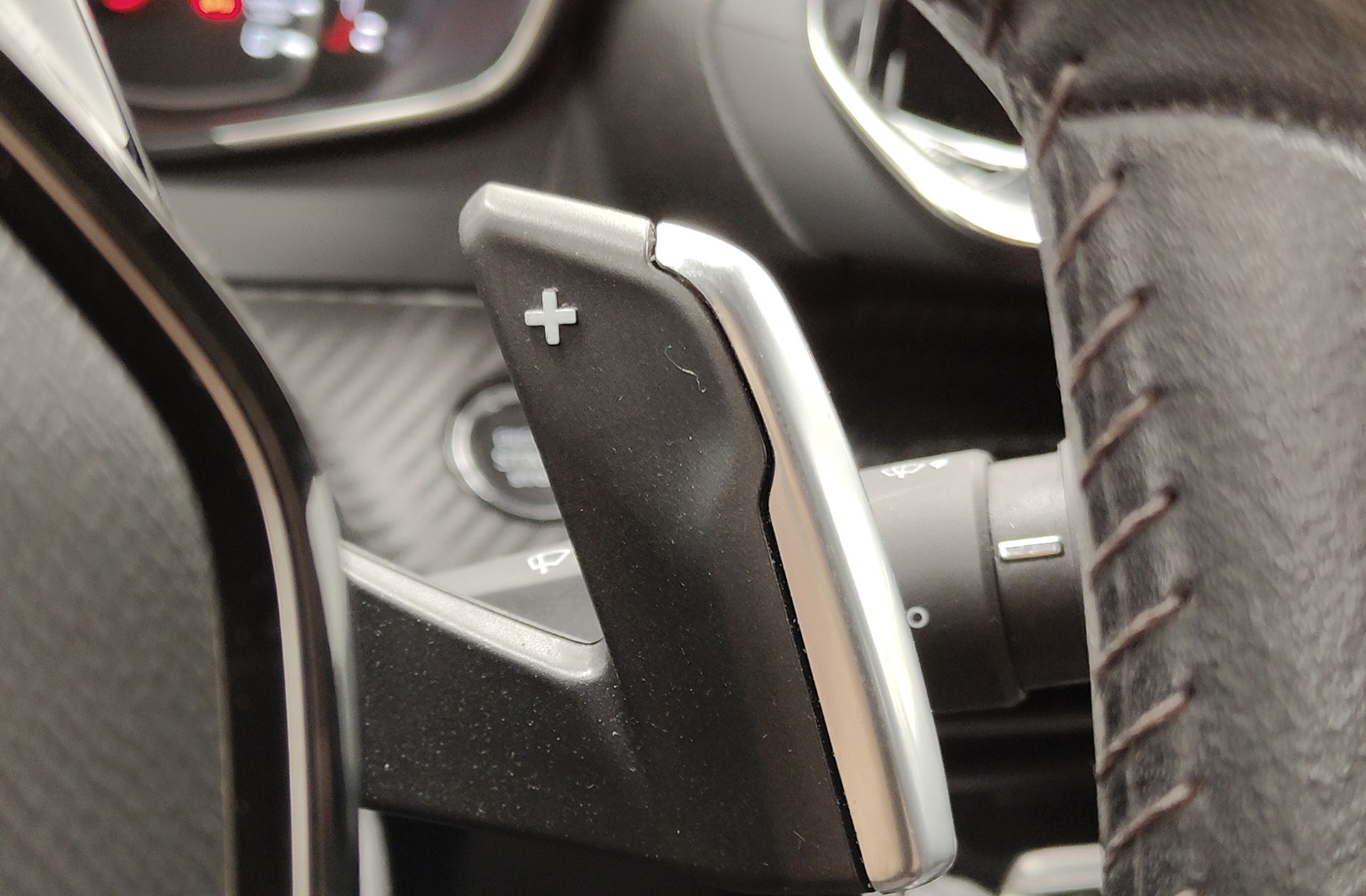 Peugeot 208 PureTech 100 Allure EAT8 - foto 31